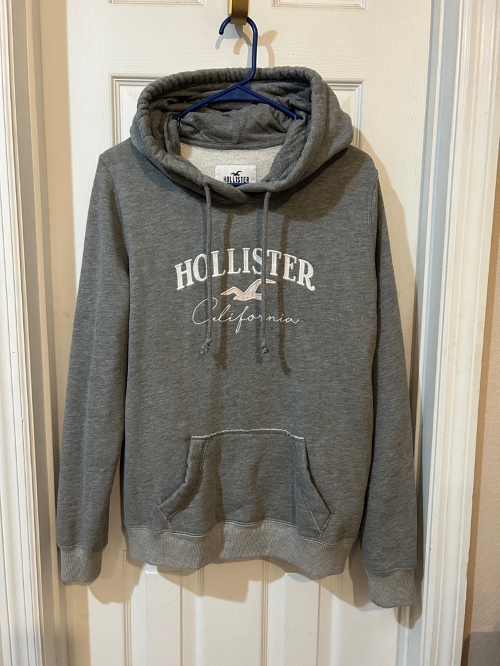 Hollister Men’s Heather Gray Pullover Hoodie with California Logo